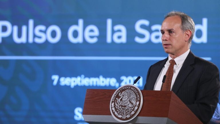 Hugo López-Gatell en conferencia