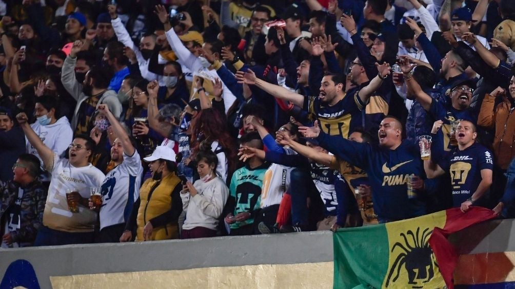 Afición en las tribunas de C.U. 