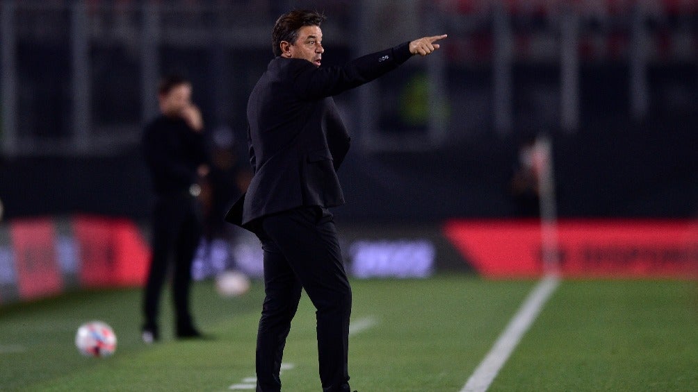 Marcelo Gallardo dirigiendo a River Plate