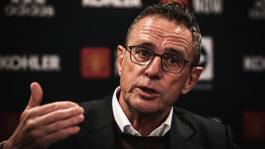 Ralf Rangnick en conferencia de prensa con el Manchester United