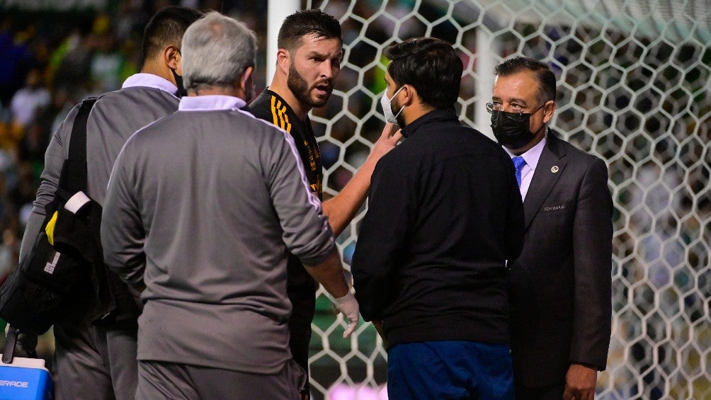 Gignac se enfrenta al doctor Armando Ruíz