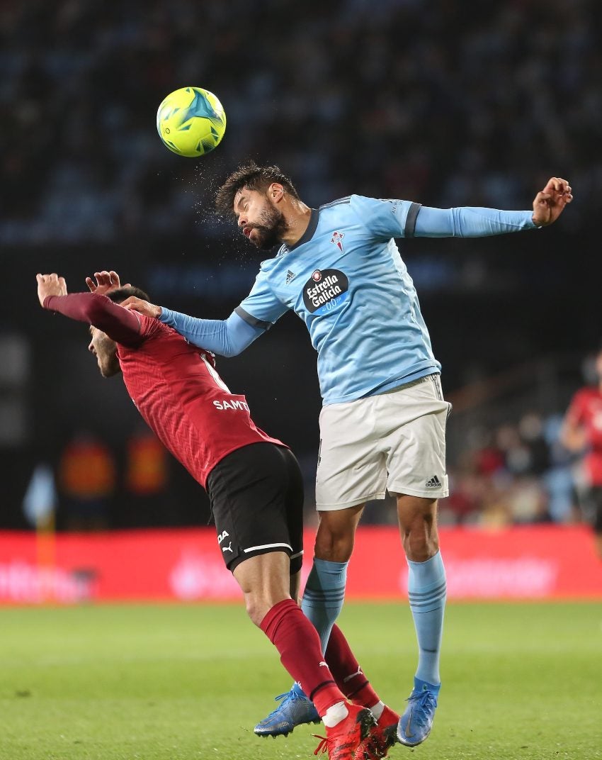 Néstor Araujo en el juego entre el Celta y el Valencia