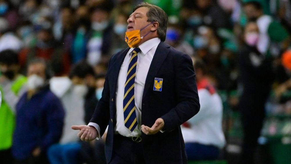 Miguel Herrera en la Semifinal de Vuelta entre Tigres y León