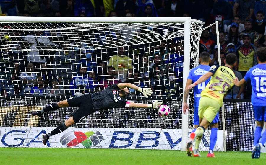 El arquero ataja ante América