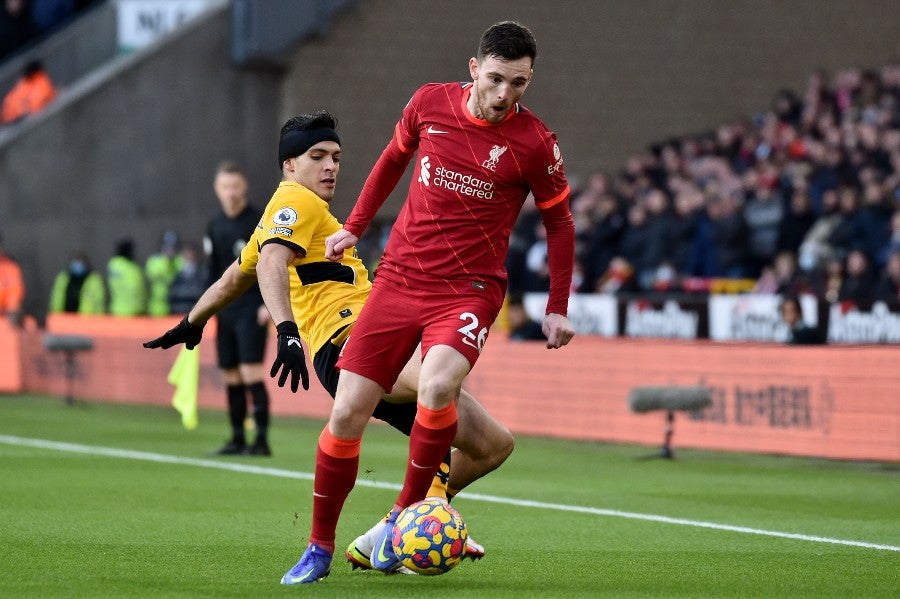 Raúl Jiménez durante un partido con Wolves