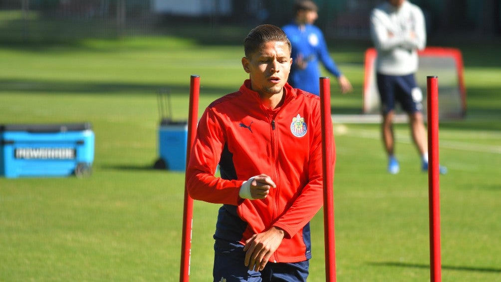 Jesús Godínez durante un entrenamiento con Chivas