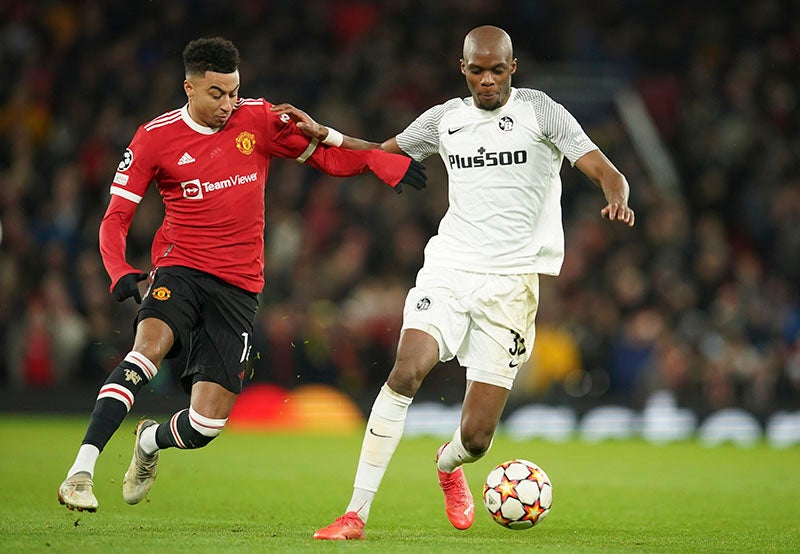 Así se peleó el balón en el Man United vs Young Boys