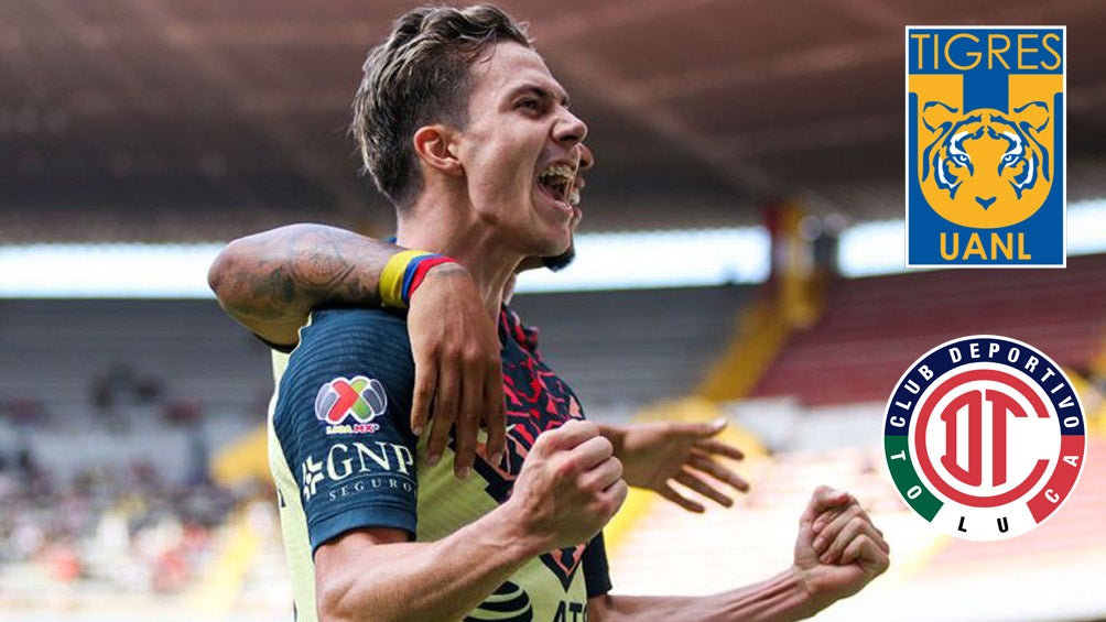 Sebastián Córdova festeja un gol con América