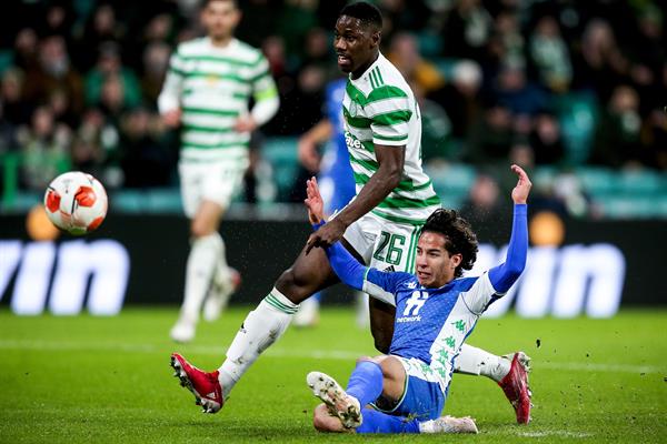 Lainez en acción ante el Celtic