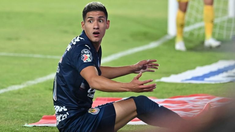 Uriel Antuna en lamento con Chivas