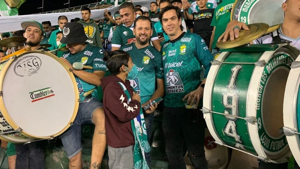 Nacho González apoyando a León