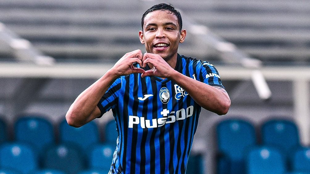 Luis Fernando Muriel jugando con Atalanta en la Serie A