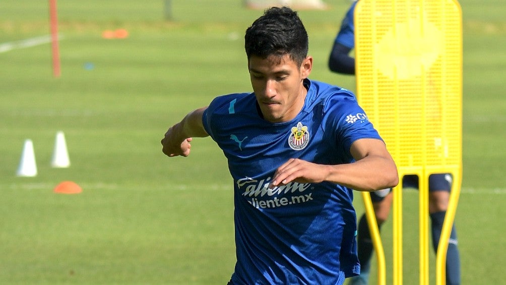 Chivas: Uriel Antuna y Alejandro Mayorga, llamados a iniciar pretemporada