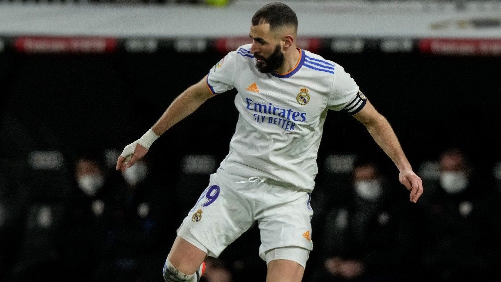 Karim Benzema jugando con el Real Madrid en LaLiga