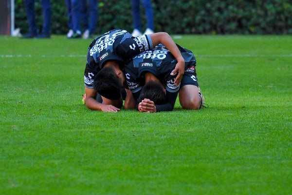 Jugadores de Pachuca se lamentan tras perder la Final