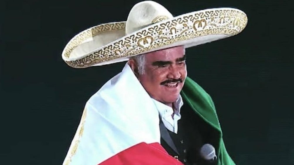 Vicente Fernández durante presentación