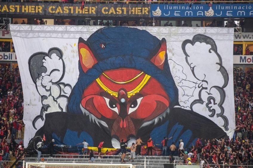 El espectacular tifo de Atlas 