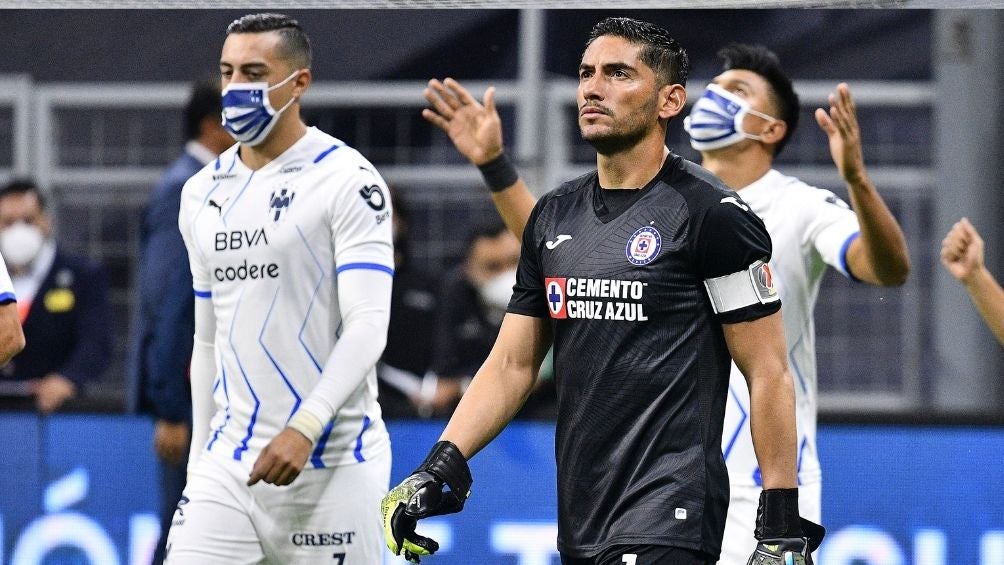 Cruz Azul en un partido contra Rayados