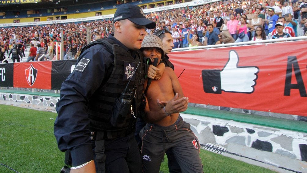 Policía en el Estadio Jalisco