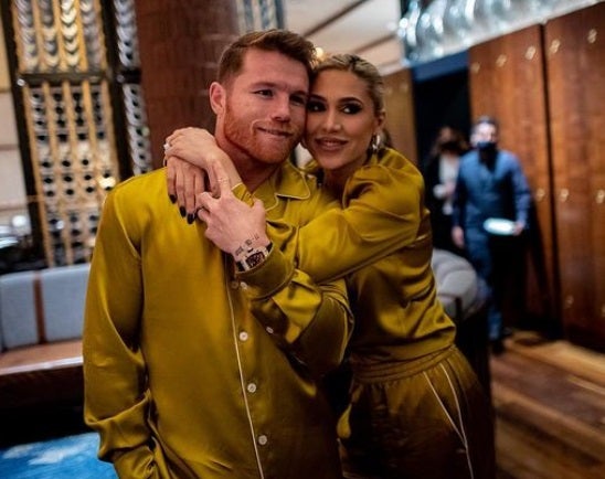 Saúl 'Canelo' Álvarez junto a su esposa Fernández