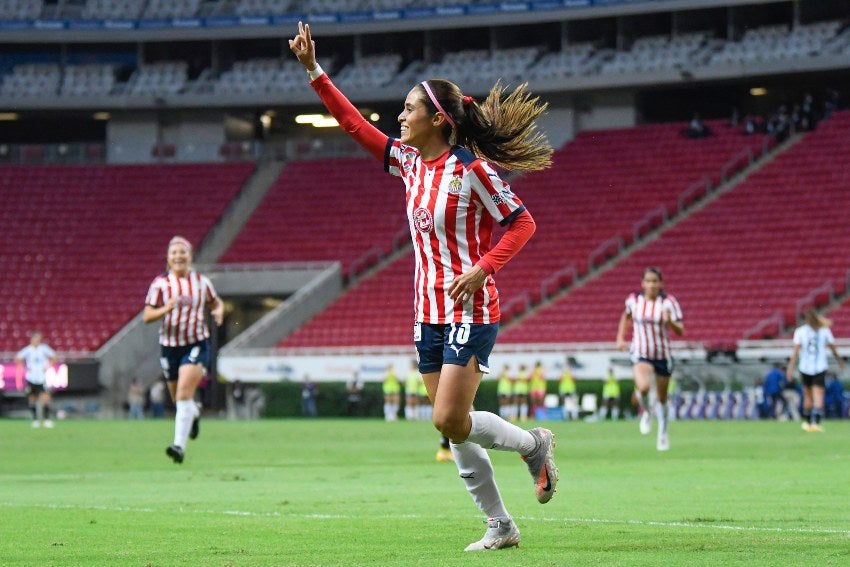 Joseline Montoya en un partido con Chivas