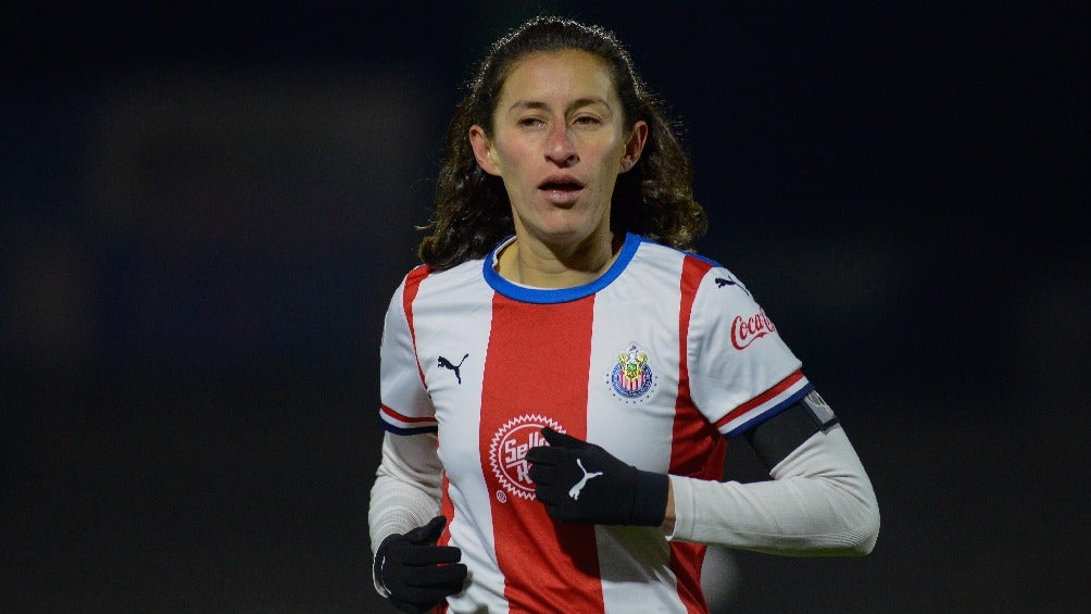 Tania Morales jugando con Chivas en la Liga MX Femenil