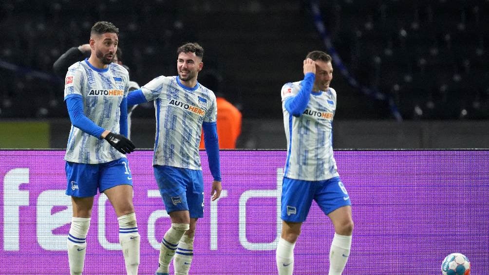 Hertha Berlín festejando gol ante el Borussia Dortmund