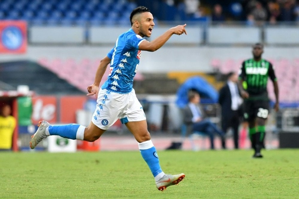 Adam Ounas en festejo con Napoli