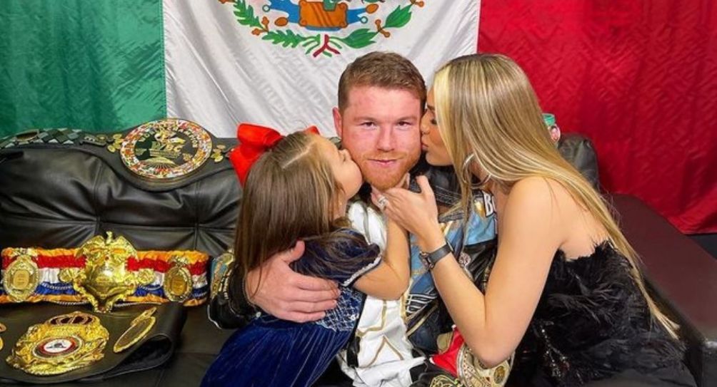 Canelo Álvarez con su familia