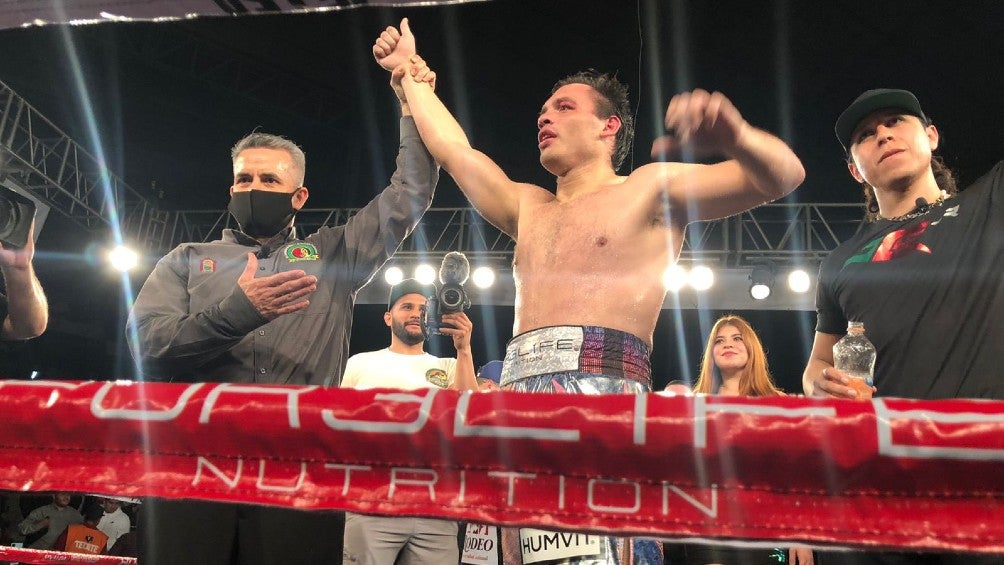 Julio César Chávez Jr: Venció a David Zegarra en su regreso al boxeo