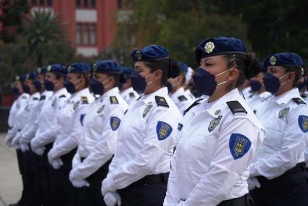 Mujeres en las filas de la Policía