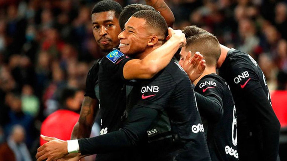 Kylian Mbappé festeja un gol ante el PSG