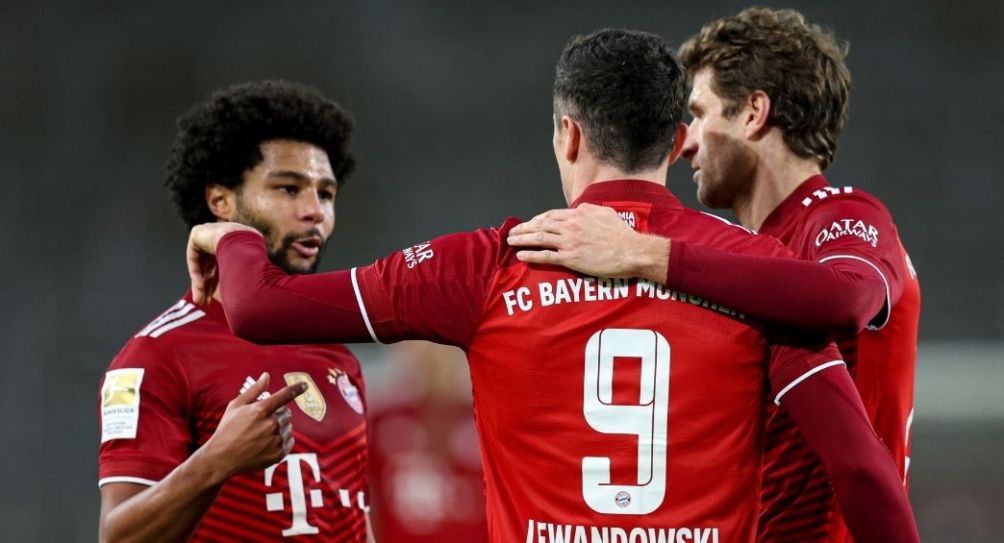 Jugadores del Bayern Munich celebran gol