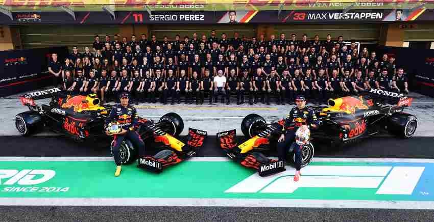 Max y Checo con Red Bull 