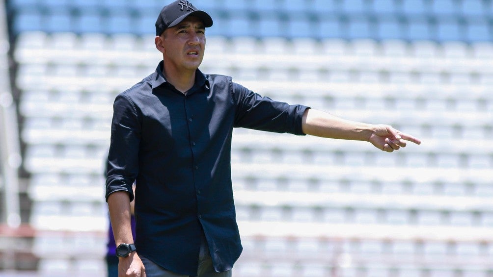 Octavio Valdéz como timonel de la Sub 20 de Pachuca en 2019