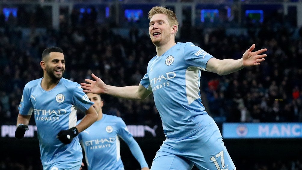 Kevin de Bruyne festejando gol con el Manchester City vs Leicester