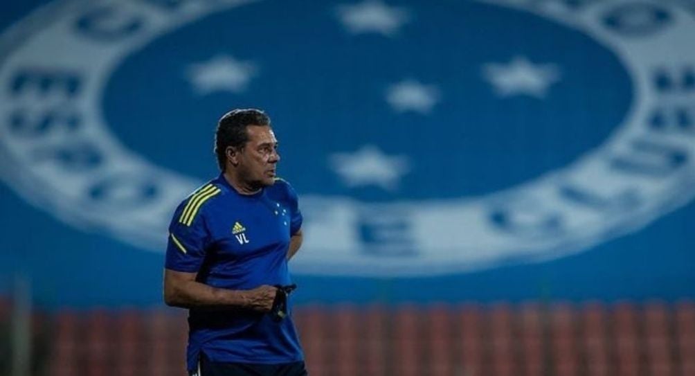 Vanderlei Luxemburgo entrenando al Cruzeiro