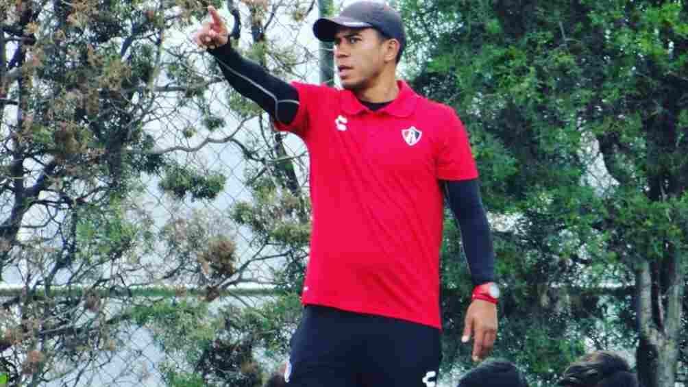 Negro Medina en su etapa como auxiliar Sub 17