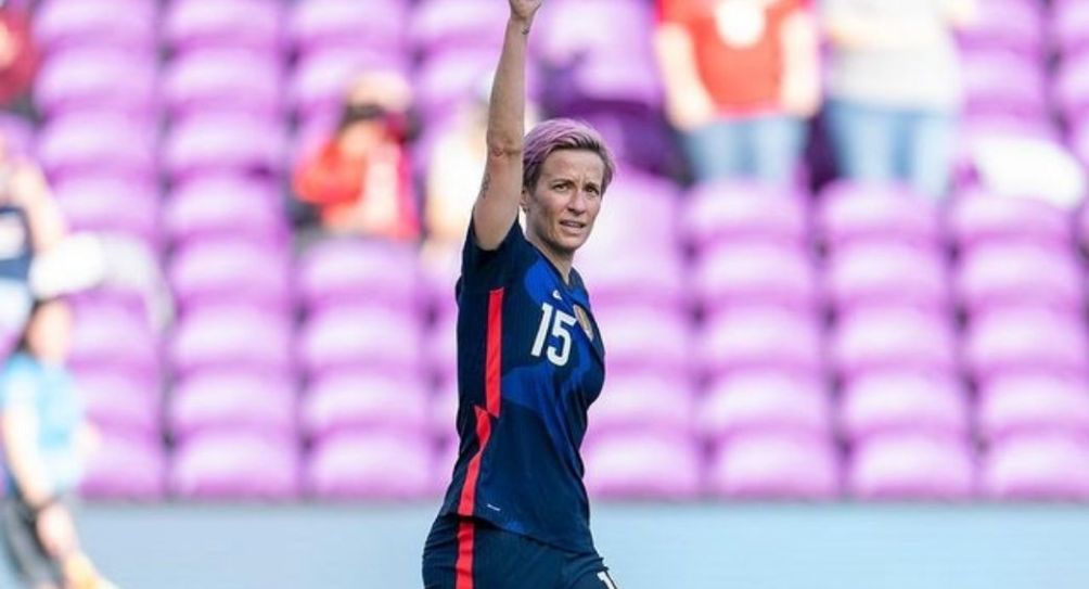 Megan Rapinoe jugando con la Selección de Estados Unidos