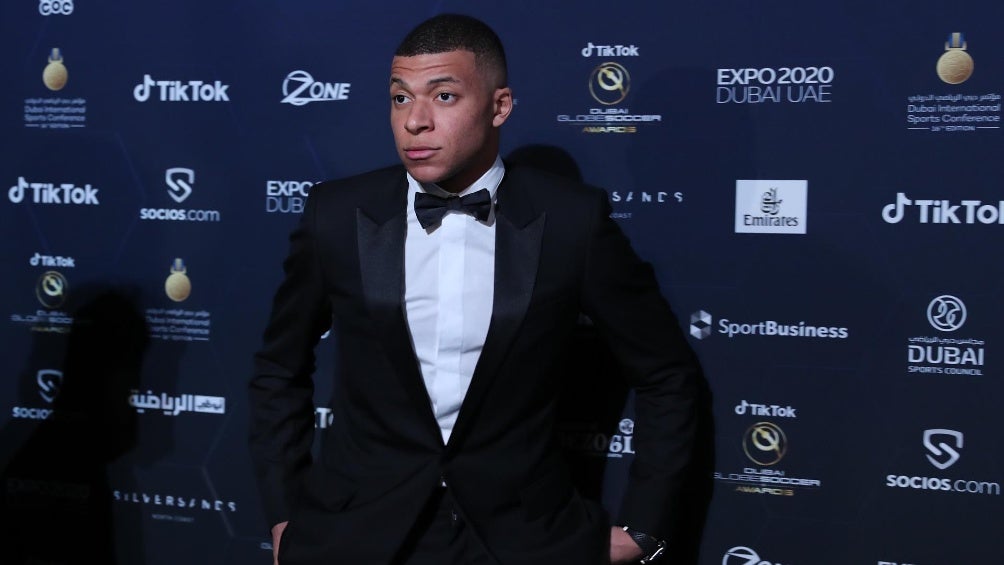 Kylian Mbappé durante los premios en los Globe Soccer Awards