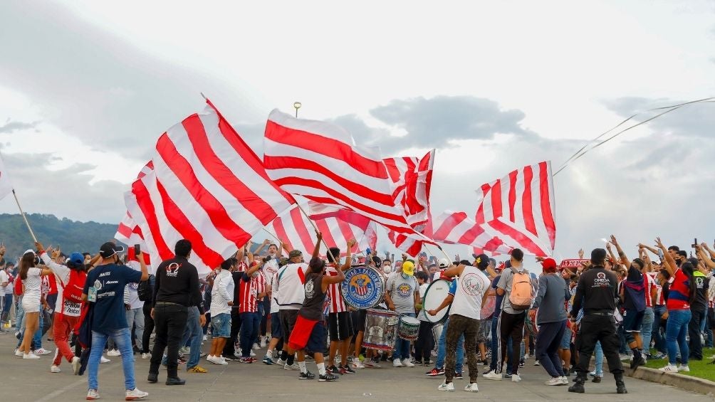 Aficionados de Chivas previo a un partido