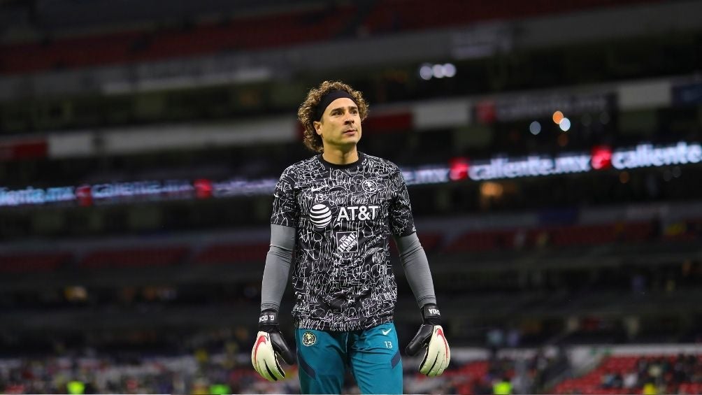 Ochoa en un partido con América