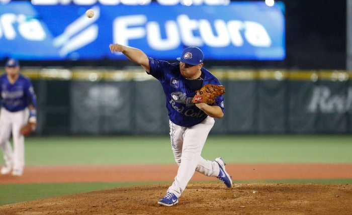 Acción en el Charros vs Sultanes 