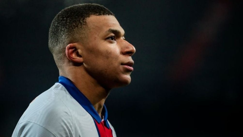 Mbappé durante un partido