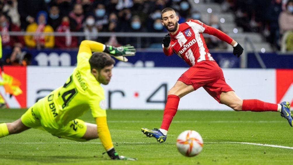 Carrasco observando su disparo