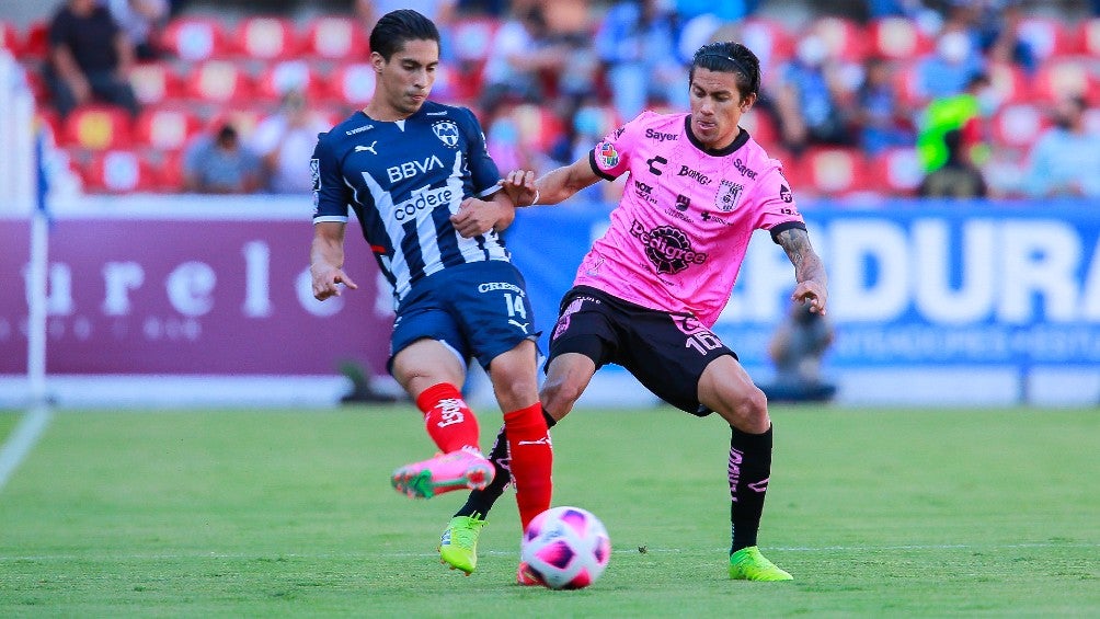 Rayados frente a Gallos Blancos en el Apertura 2021