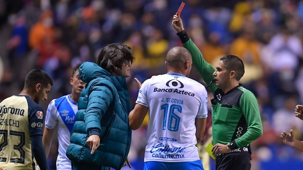 Solari fue expulsado vs Puebla