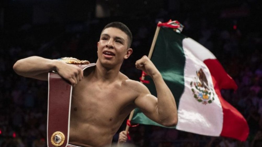 Jaime Munguía tras ganar un combate