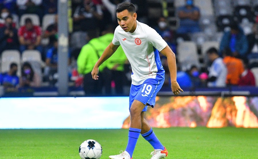 Charly en calentamiento previo a duelo ante Xolos