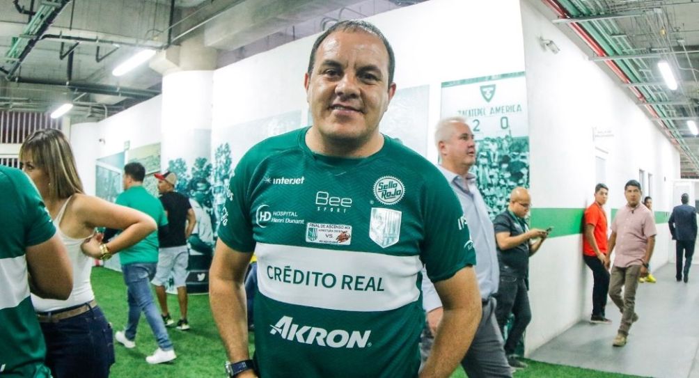 Cuauhtémoc Blanco durante un partido 